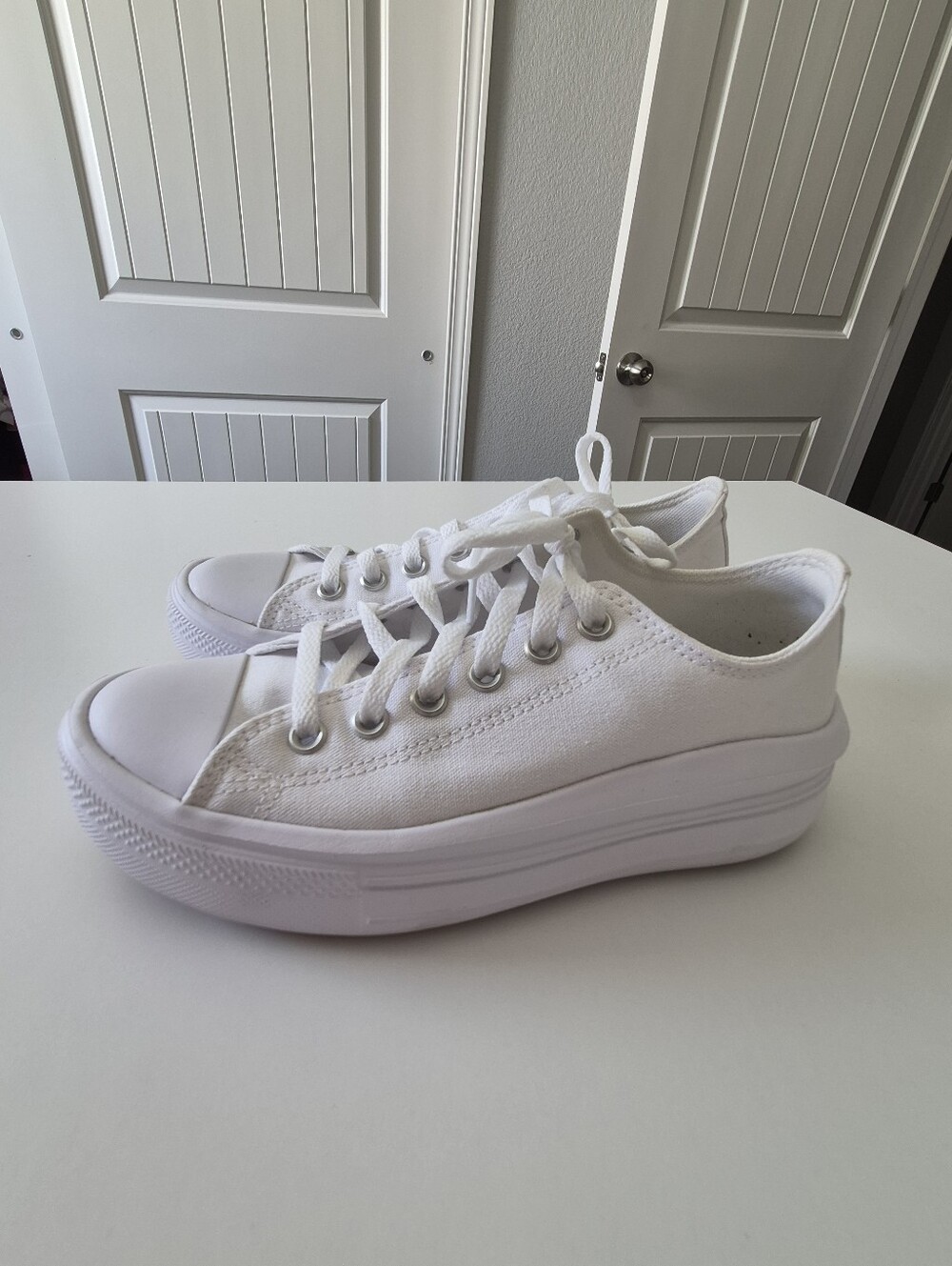 Women Chuck Taylor All Star Move Canvas Platform White Sz 8
